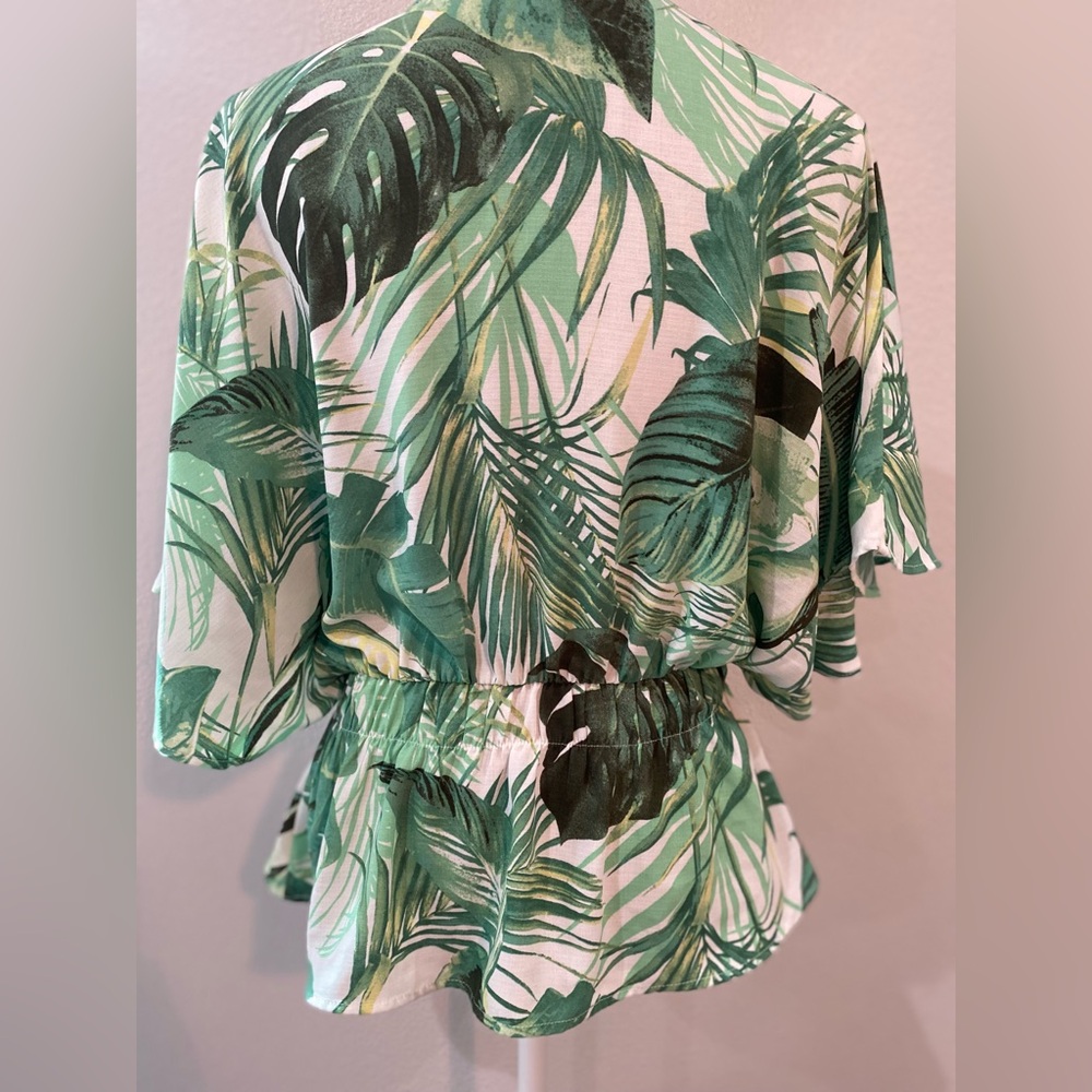 Sweet Rain Green Leaf Print Women's Top - Picture 2 of 7